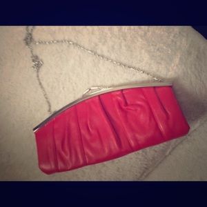 Red clutch